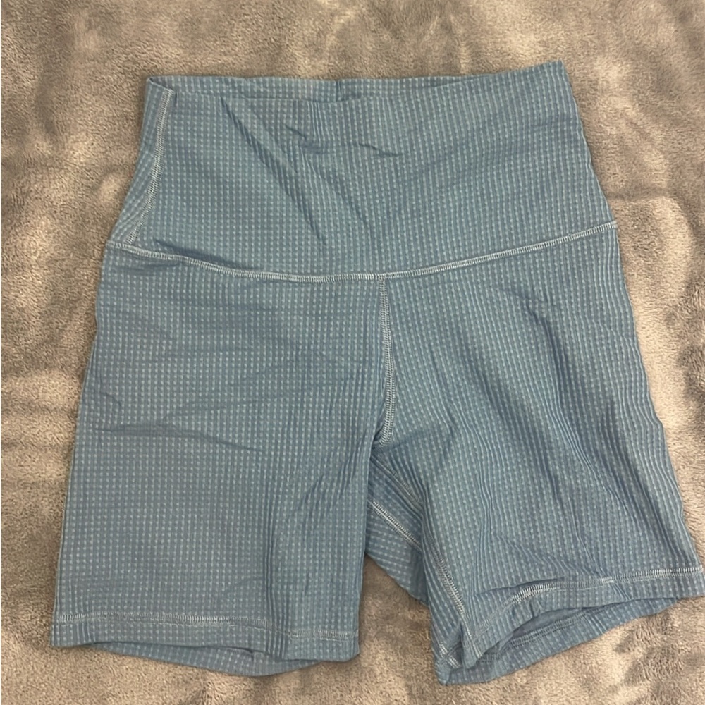 Lululemon shorts 4” size 6